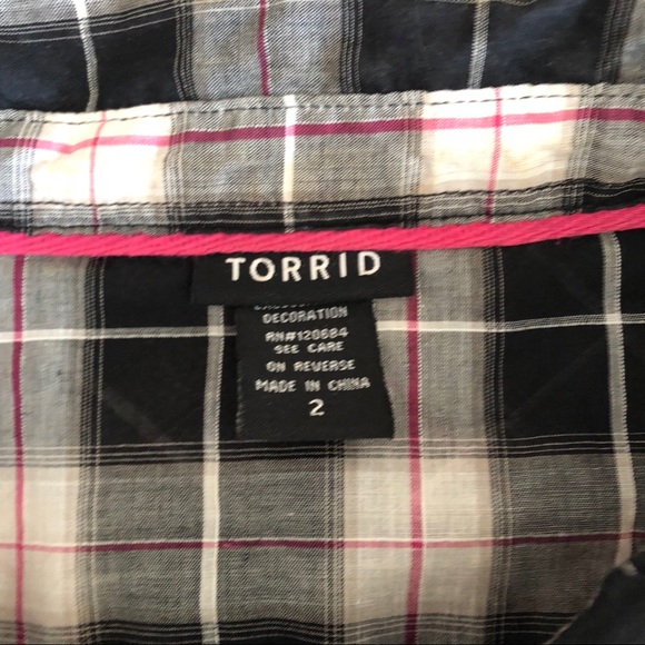 Women’s Torrid Black Pink Plaid Studded Shirt - Picture 7 of 8